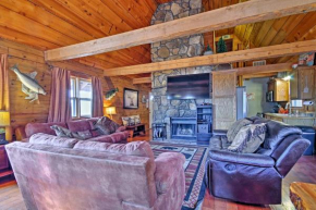 Log Cabin Retreat w/ Fire Pit, Near Silver Dollar!, Branson